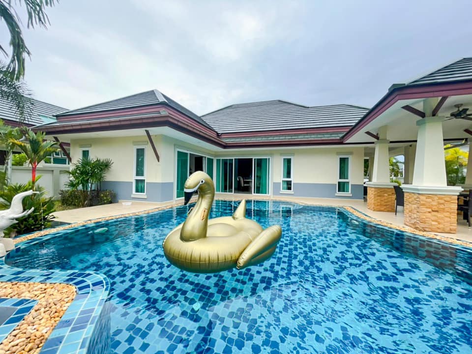 Pool Villa Pattaya 8 People