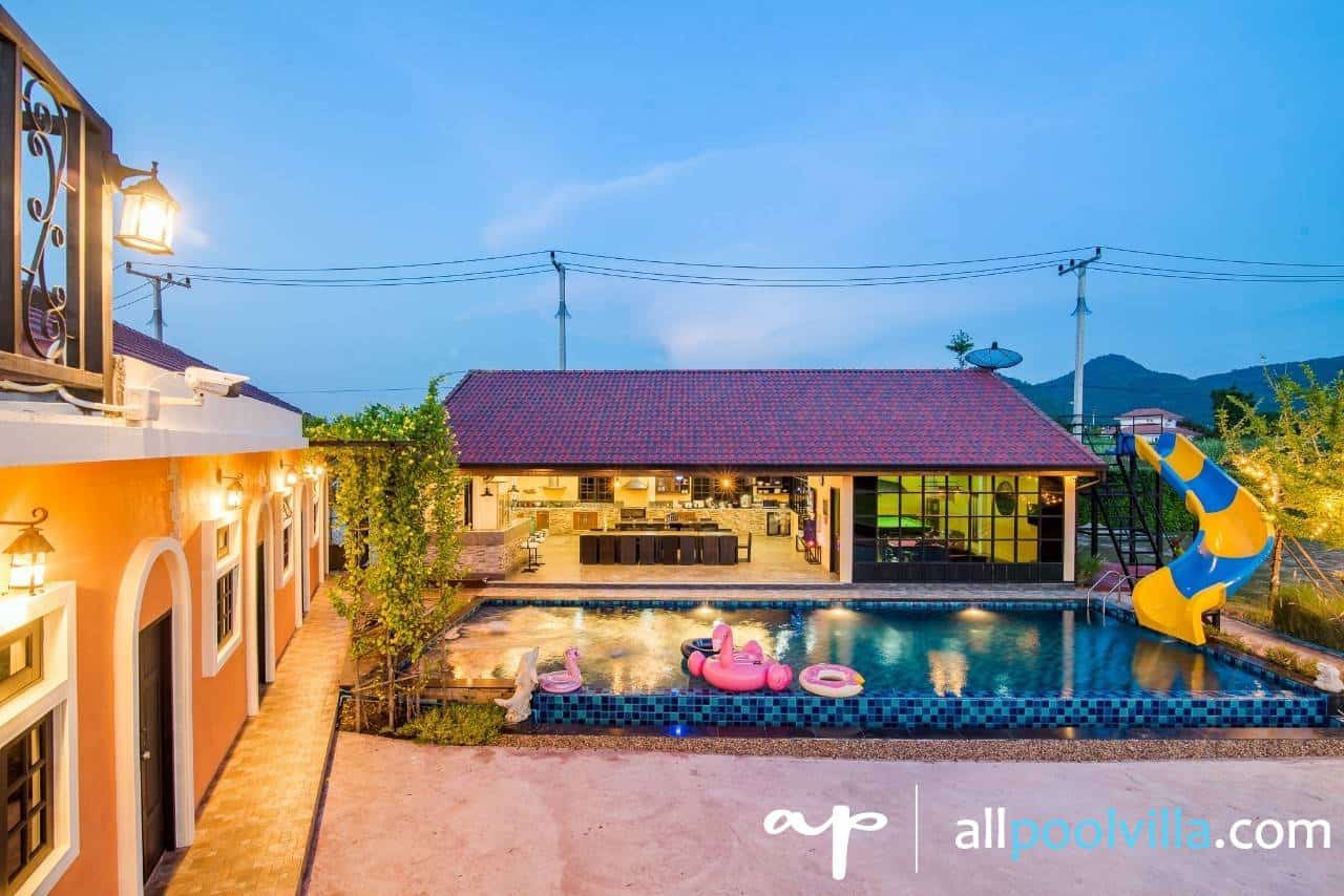 Pool Villa Pattaya 8 People