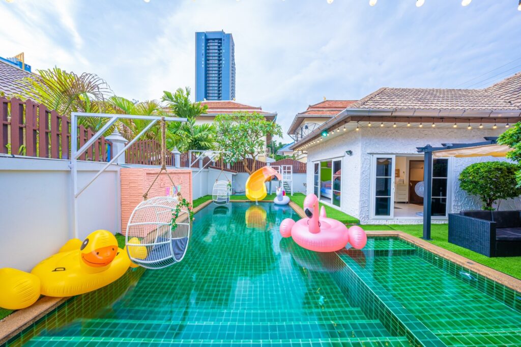 pool villa pattaya 2023