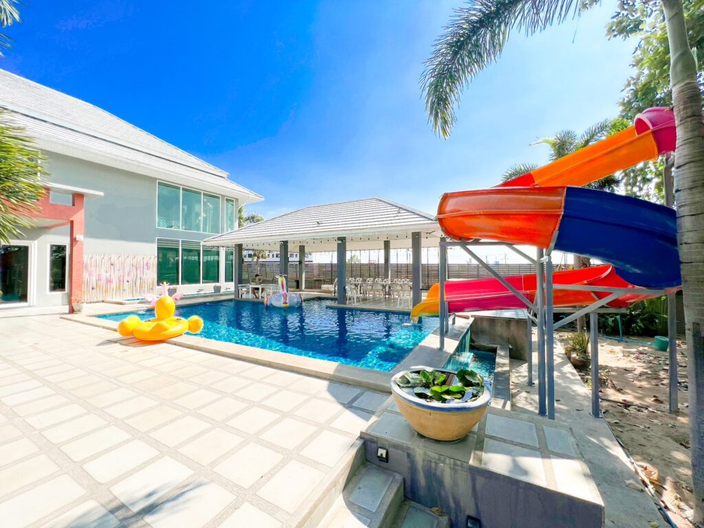 pool villa pattaya