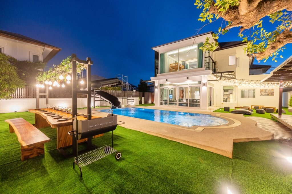 Moon Shade pool villa
