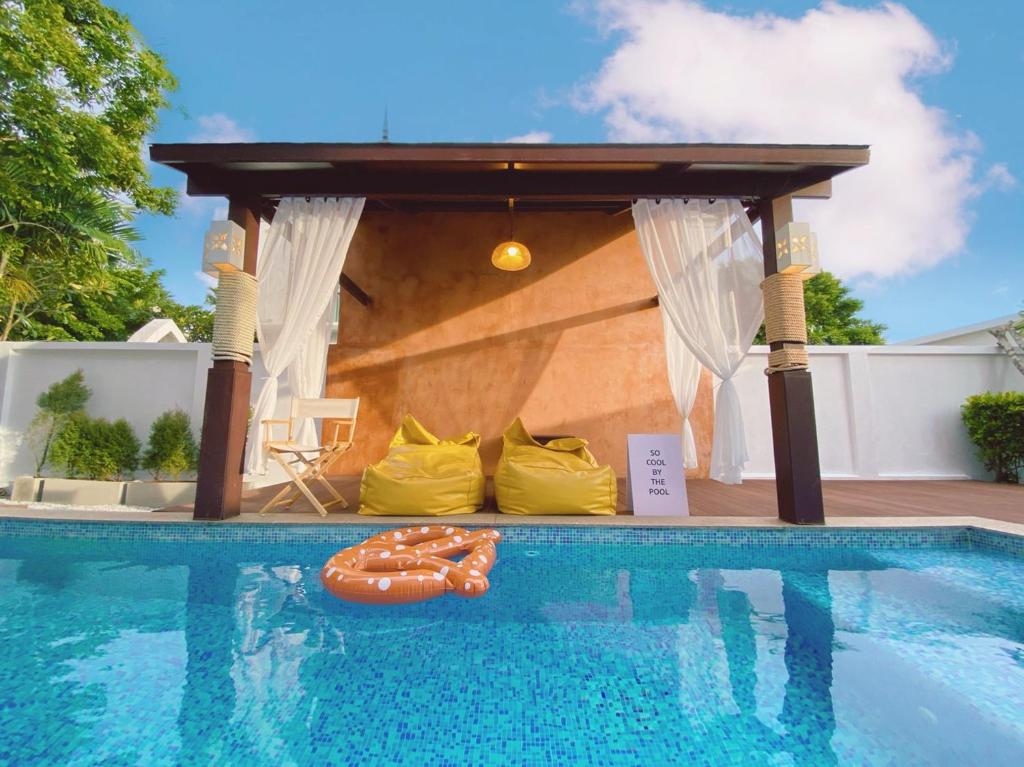 Malibu Pool Villa Pattaya
