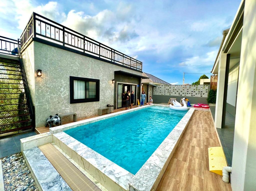 Chill at Hill Pool Villa Sattahip