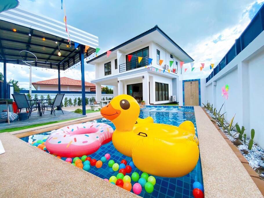 Fhamai Pool Villa Pattaya (บ้านฟ้าใหม่ พูลวิลล่า)