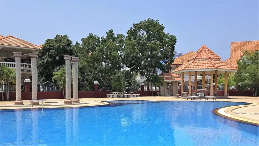 JOOPLAND Luxury Pool Villa Pattaya Walking Street 6 Bedrooms