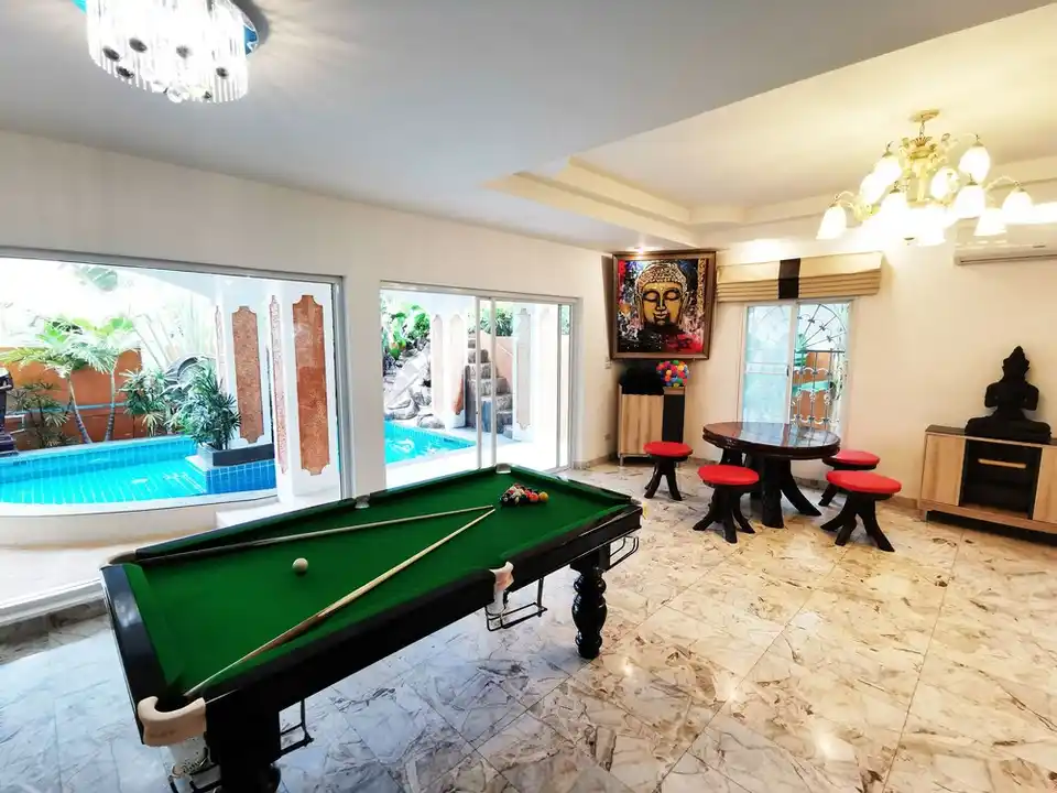 JOOPLAND Luxury Pool Villa Pattaya Walking Street 6 Bedrooms