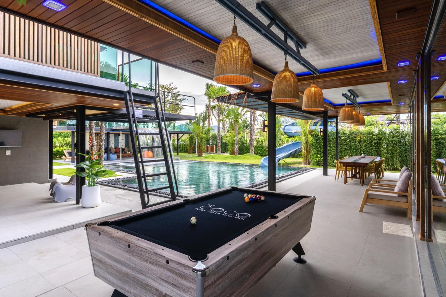 Coco pool villa